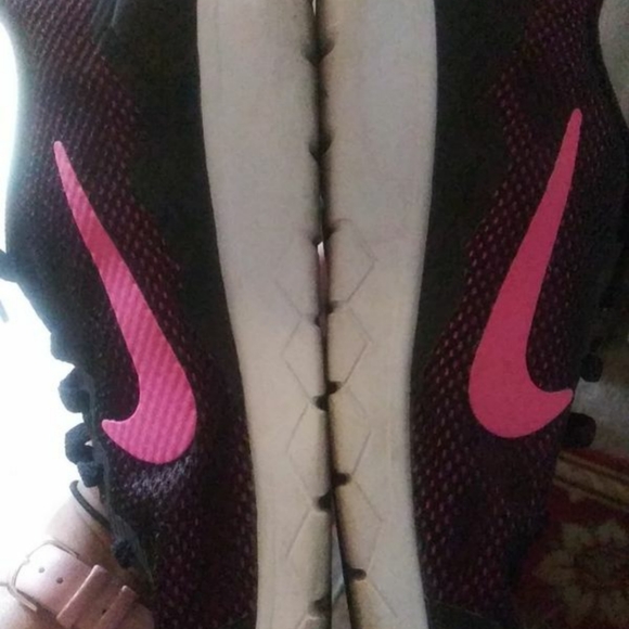 Pink Nike - Picture 2 of 3